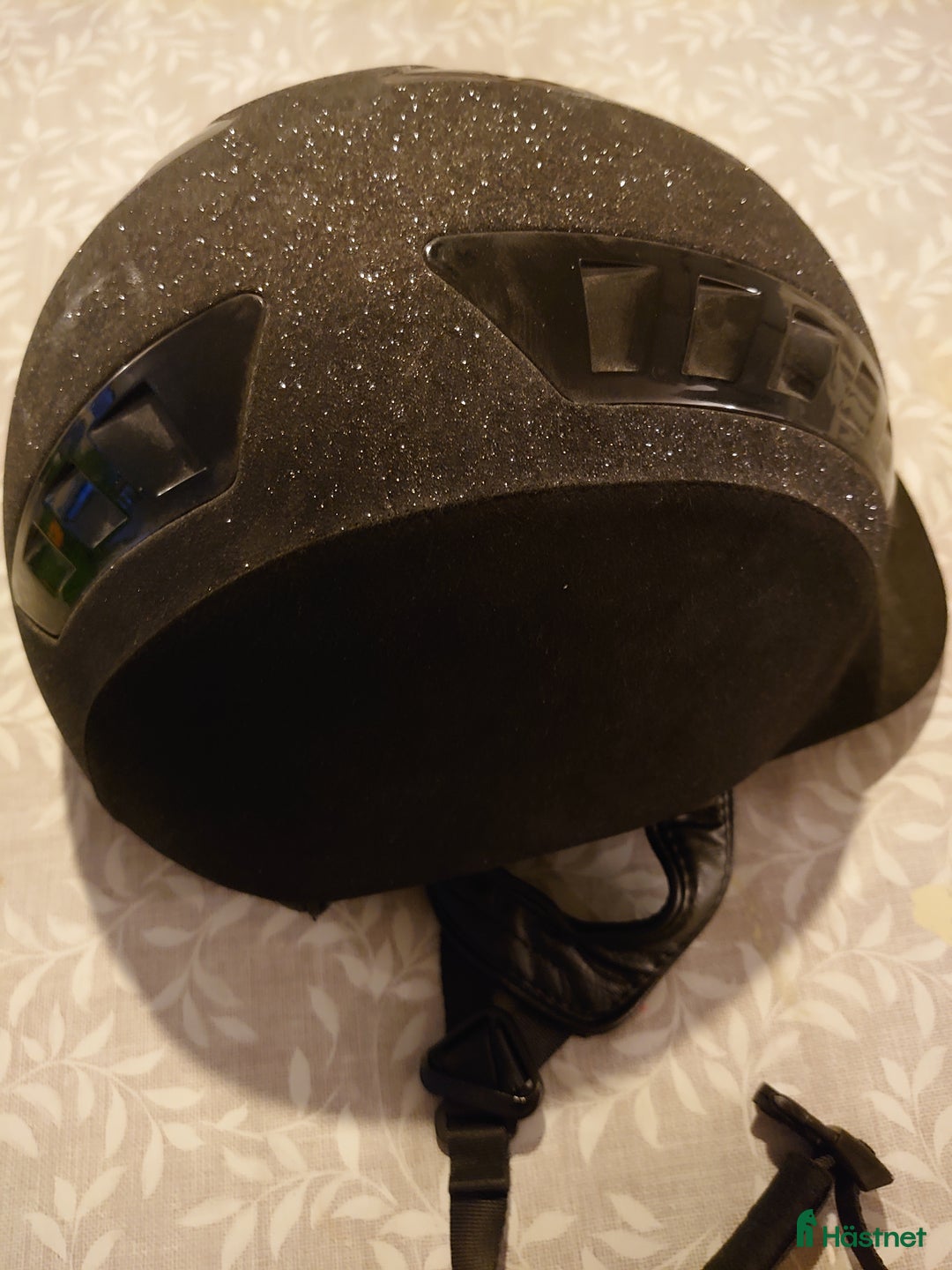 Hjälmar ryttarutrustning till salu: Ridhjälm strl 59  i Ulricehamn - Annons 1