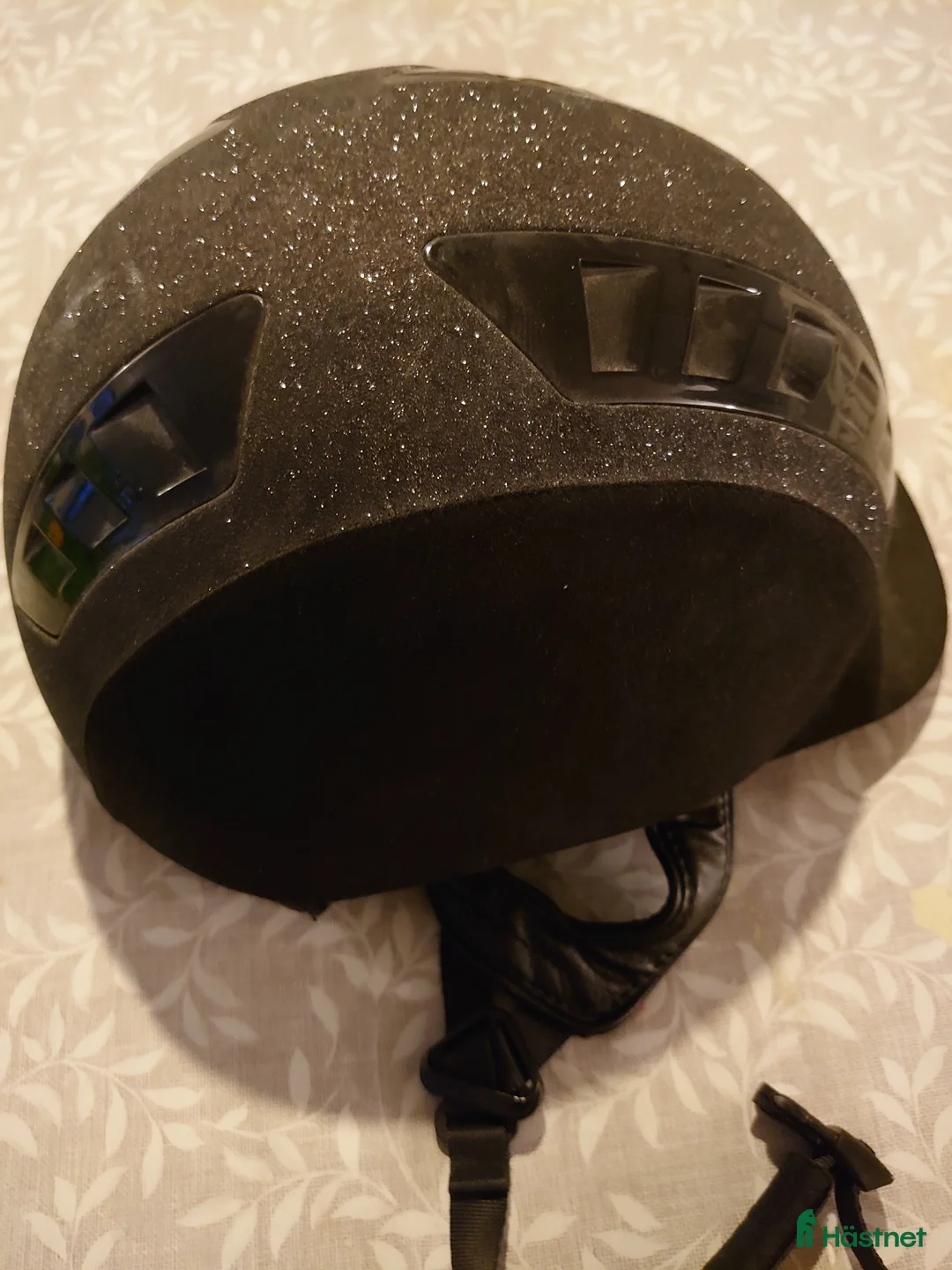 Hjälmar ryttarutrustning till salu: Ridhjälm strl 59  i Ulricehamn - Annons 1