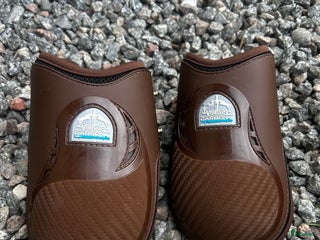 Benskydd hästutrustning till salu: Veredus Carbon gel Vento, Kentucky i Enköping - Annons 2