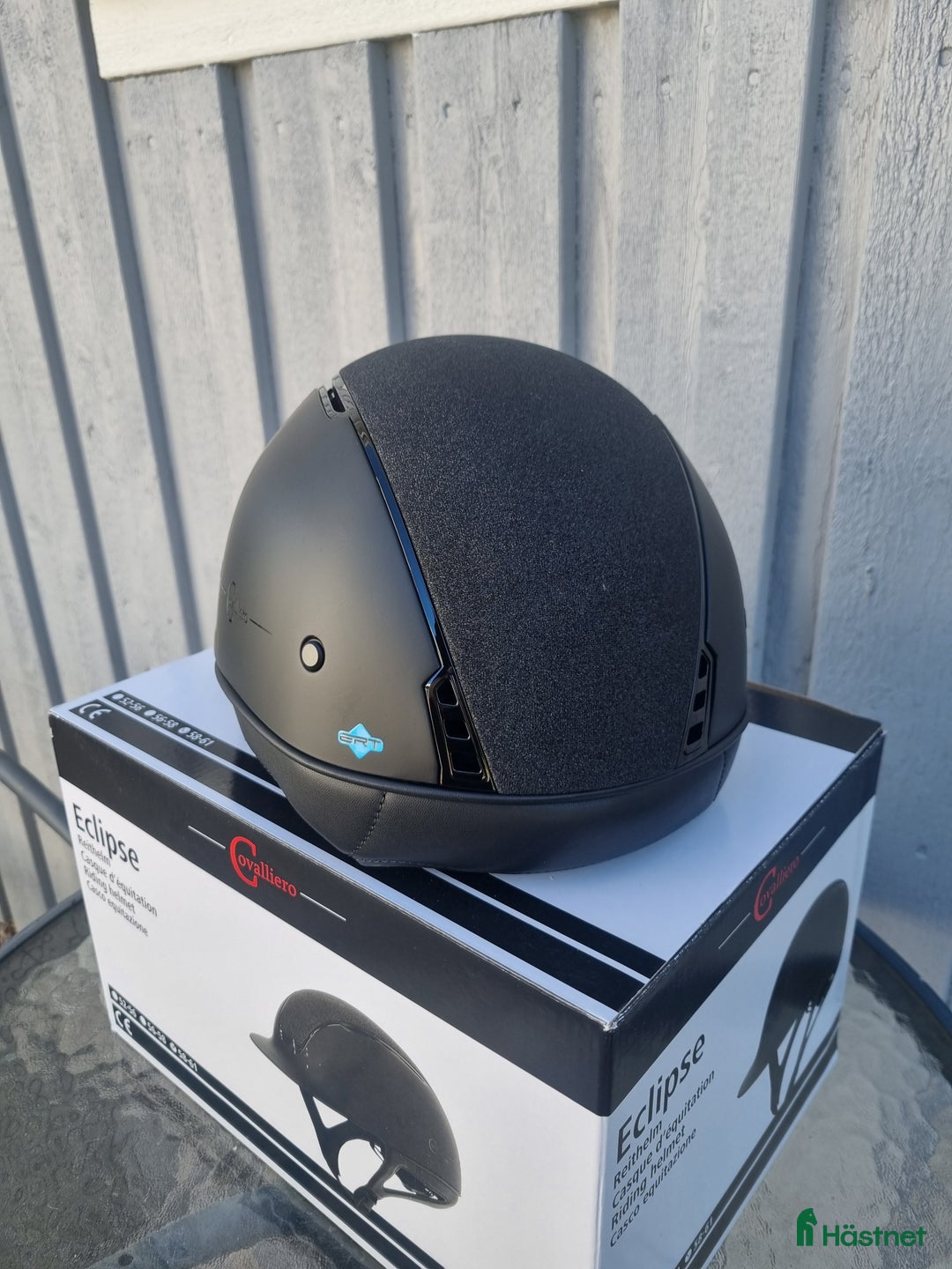 Hjälmar ryttarutrustning till salu: Ridhjälm säljes i Sjöbo - Annons 3