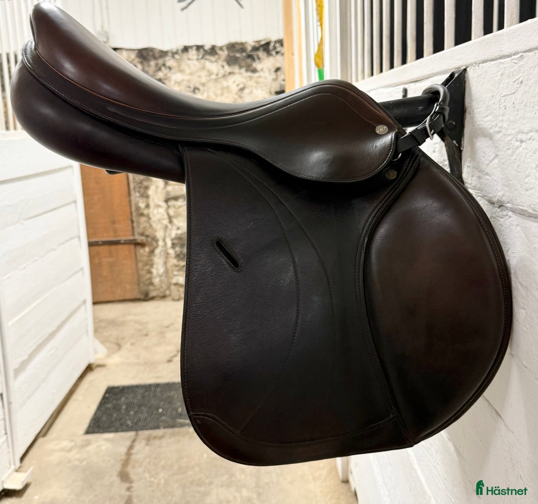 Sadlar hästutrustning till salu: Fin Equipe Expression 17” i Hudiksvall - Annons 2