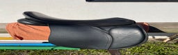 Sadlar hästutrustning till salu: Dressyrsadel i mycket fint skick  i Sala - Annons 4