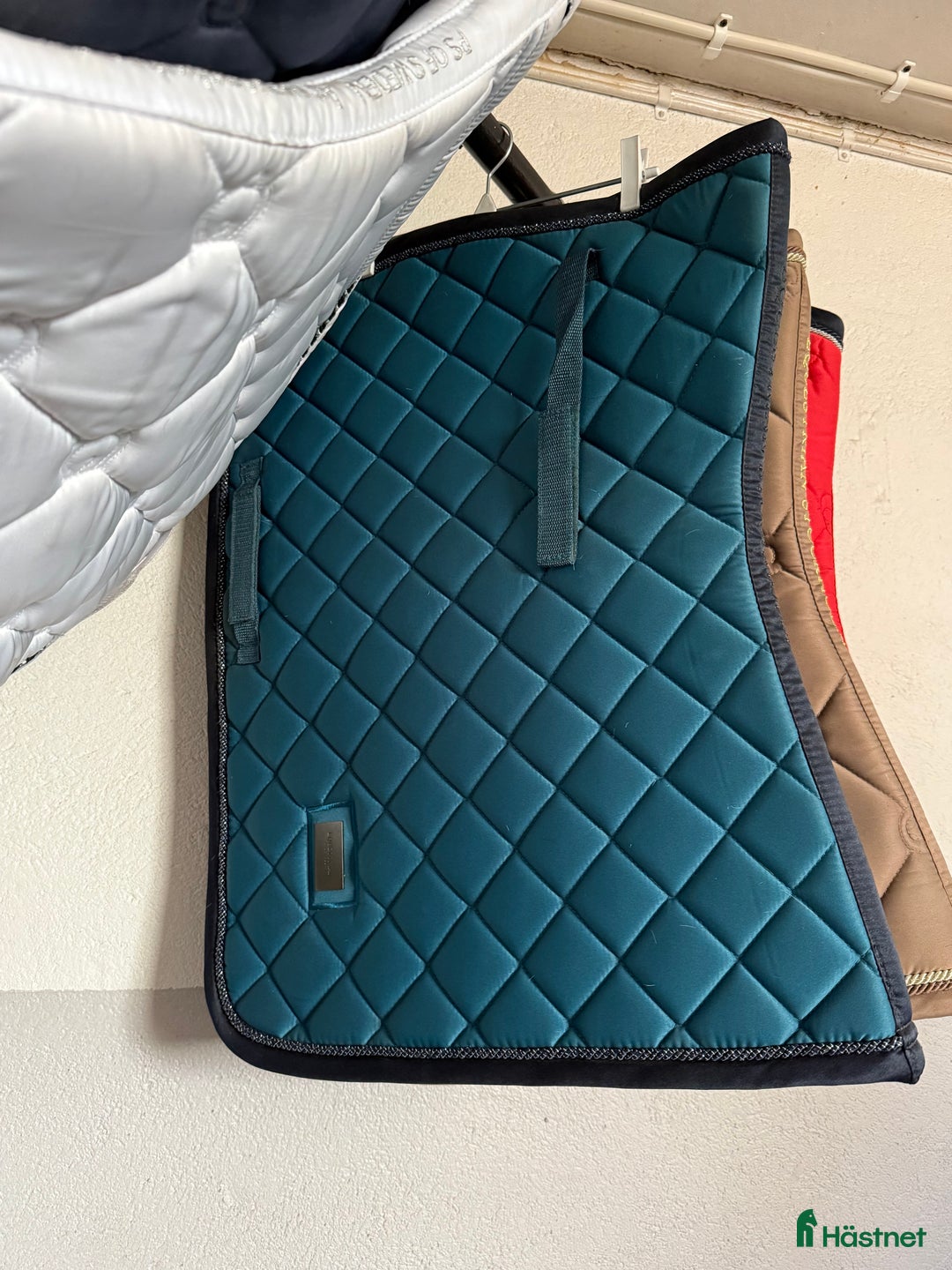 Schabrak & Vojlockar hästutrustning till salu: Fina ES&PS schabrak i Stora Skedvi - Annons 3