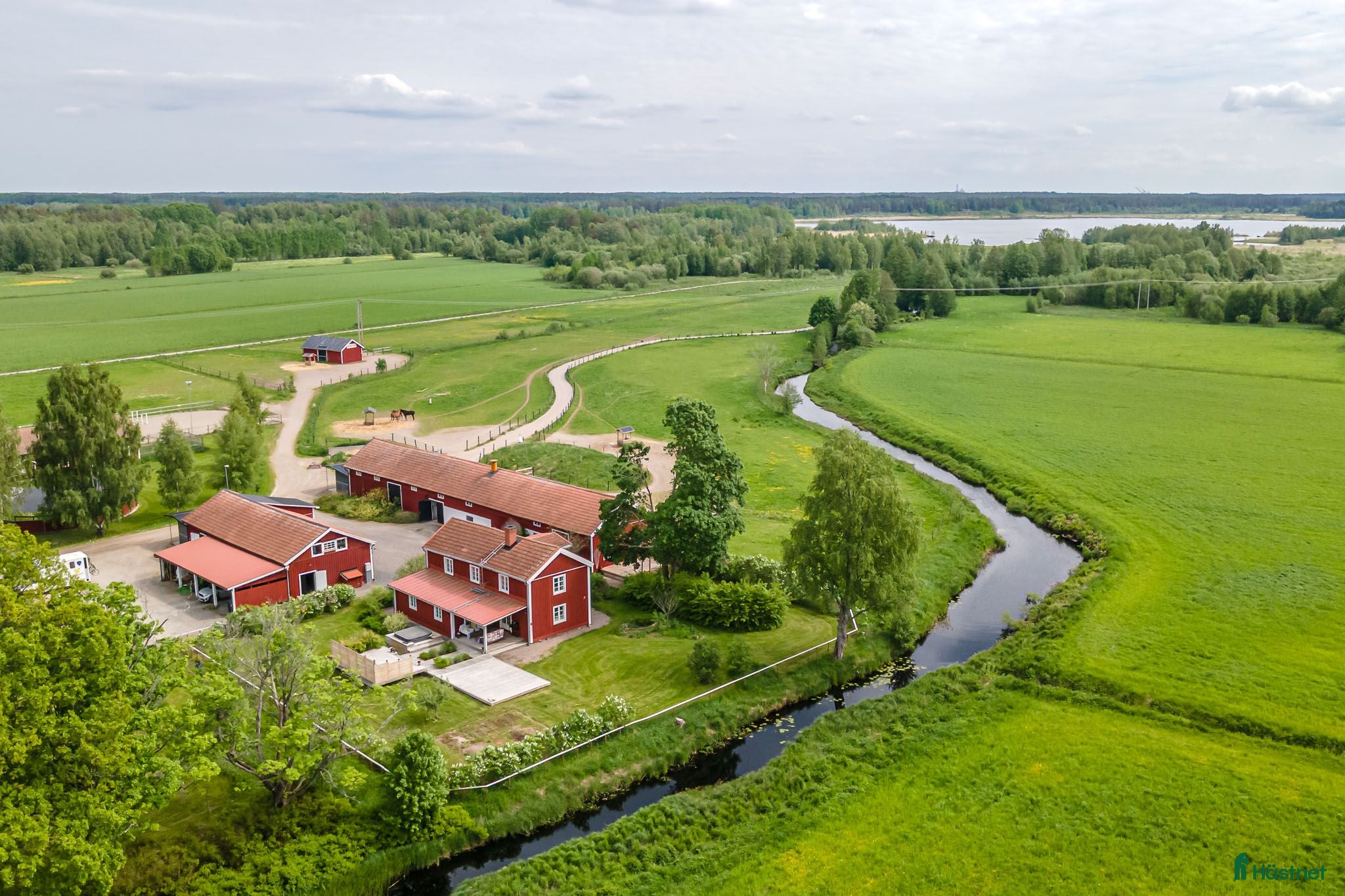  hästgårdar till salu: modern och komplett hästgård  - Annons 13