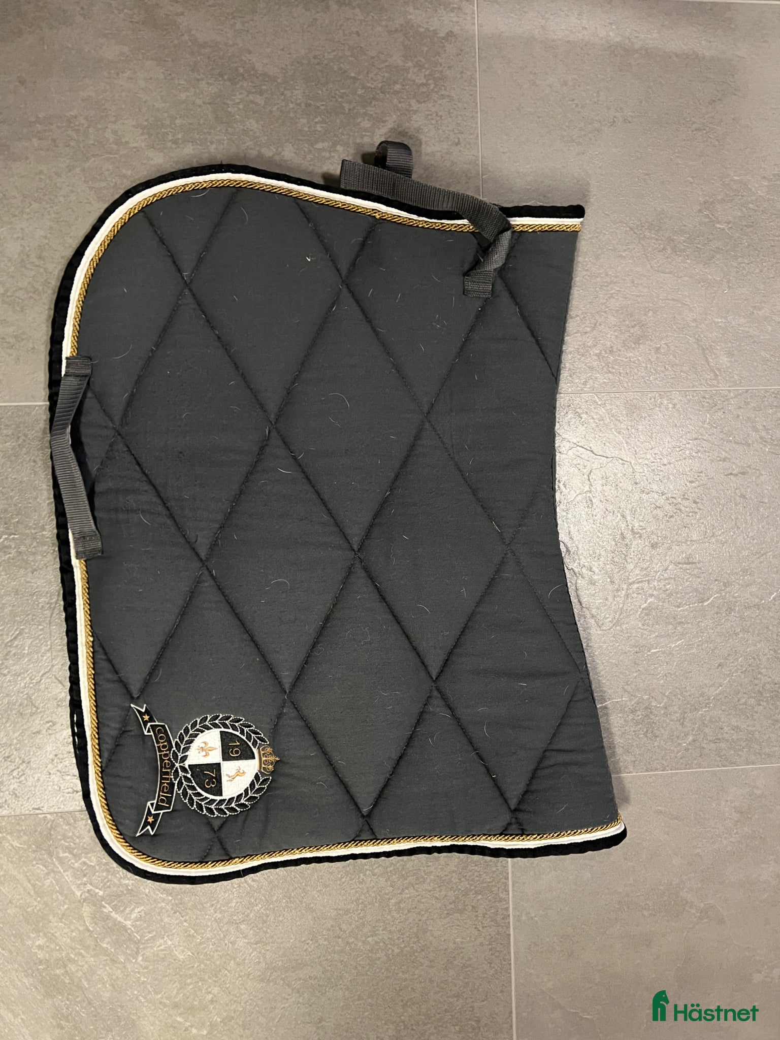 Sadeltillbehör hästutrustning Grått schabrak  - Annons 2