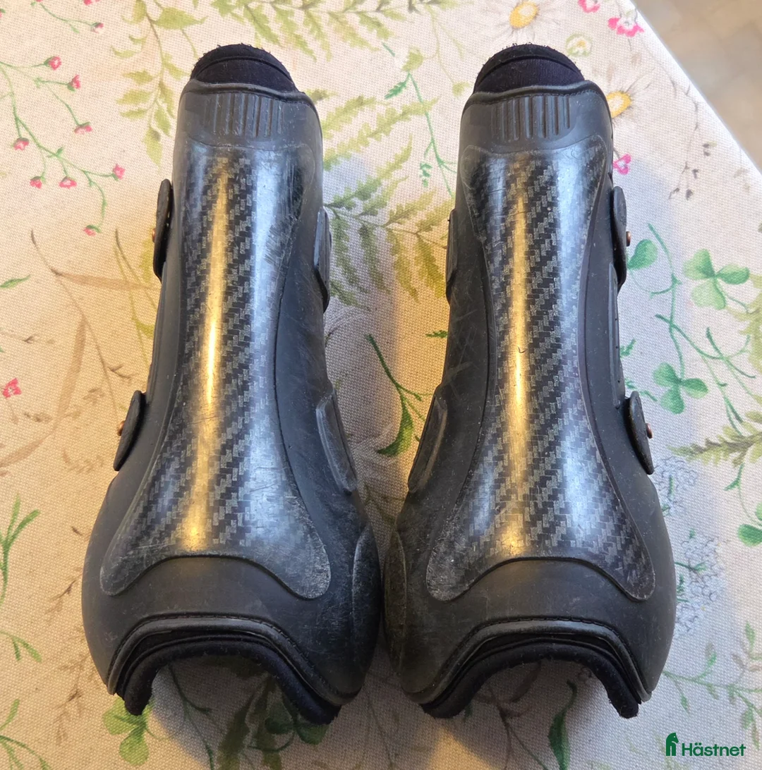 Benskydd hästutrustning till salu: Veredus Carbon gel senskydd i Hudiksvall - Annons 2