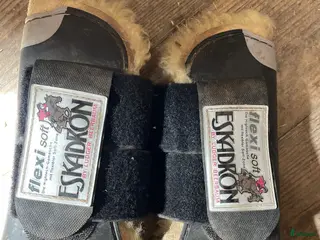 Benskydd hästutrustning Supersnygga fluff boots! i Västerås - Annons 6