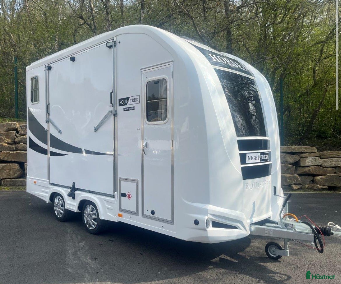 Hästtransporter  fordon & transport till salu: Equi-Trek Night-Treka bodel i Svalöv - Annons 2