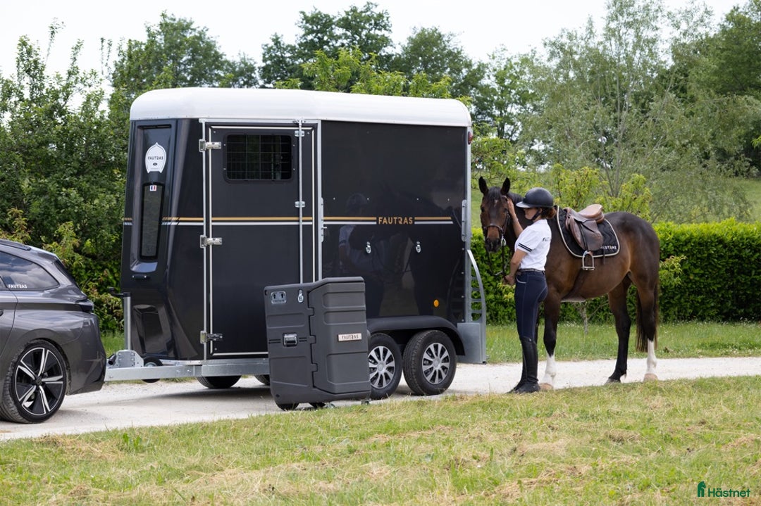 Hästtransporter  fordon & transport till salu: Fautras Provan med AidSystem-öppna/stäng framifrån i Kvicksund - Annons 1