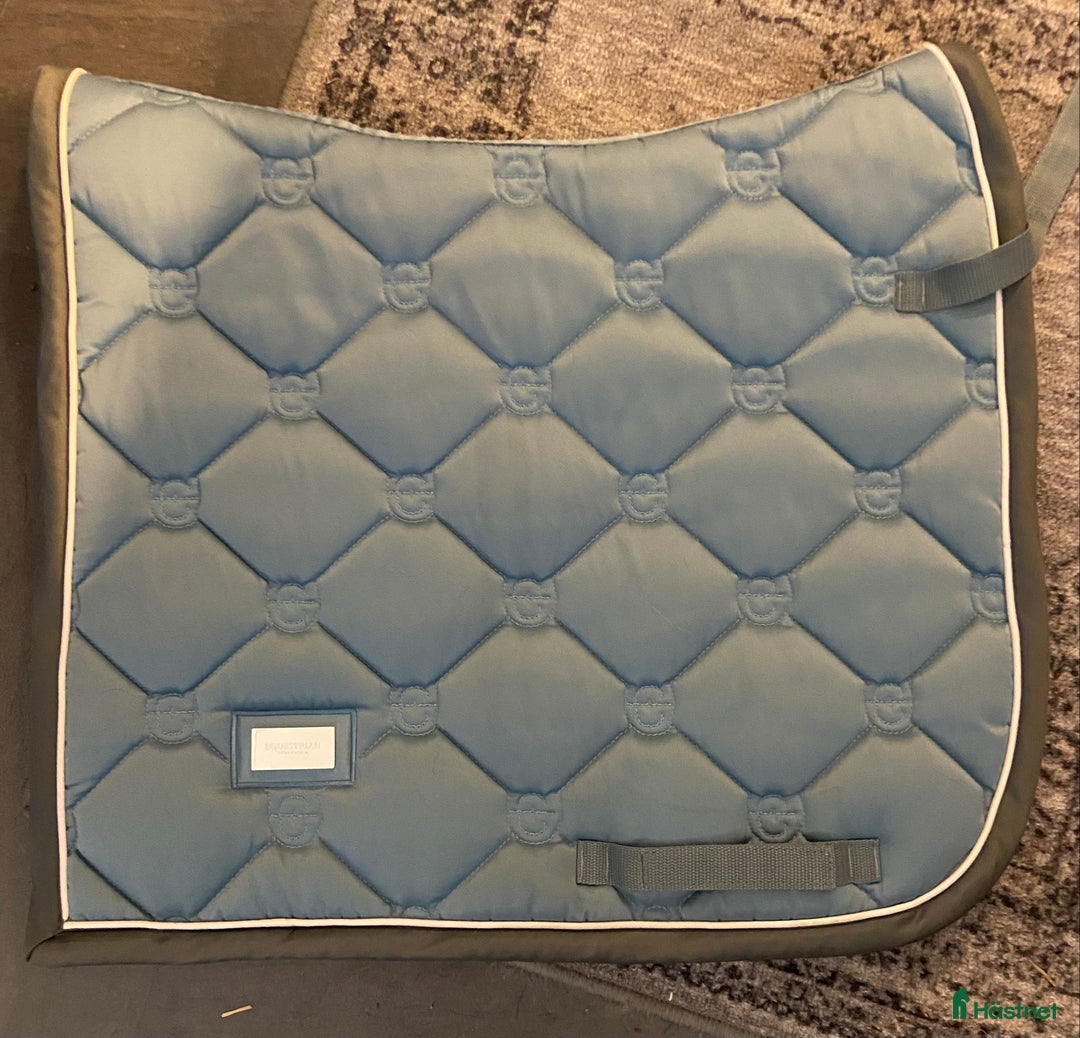 Schabrak & Vojlockar hästutrustning till salu: Nyskick, schabrak från Equestrian Stockholm  i Västerås - Annons 1