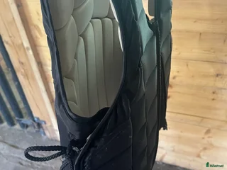 Säkerhetsvästar ryttarutrustning till salu: Race safe säkerhetsväst i Dannike - Annons 2