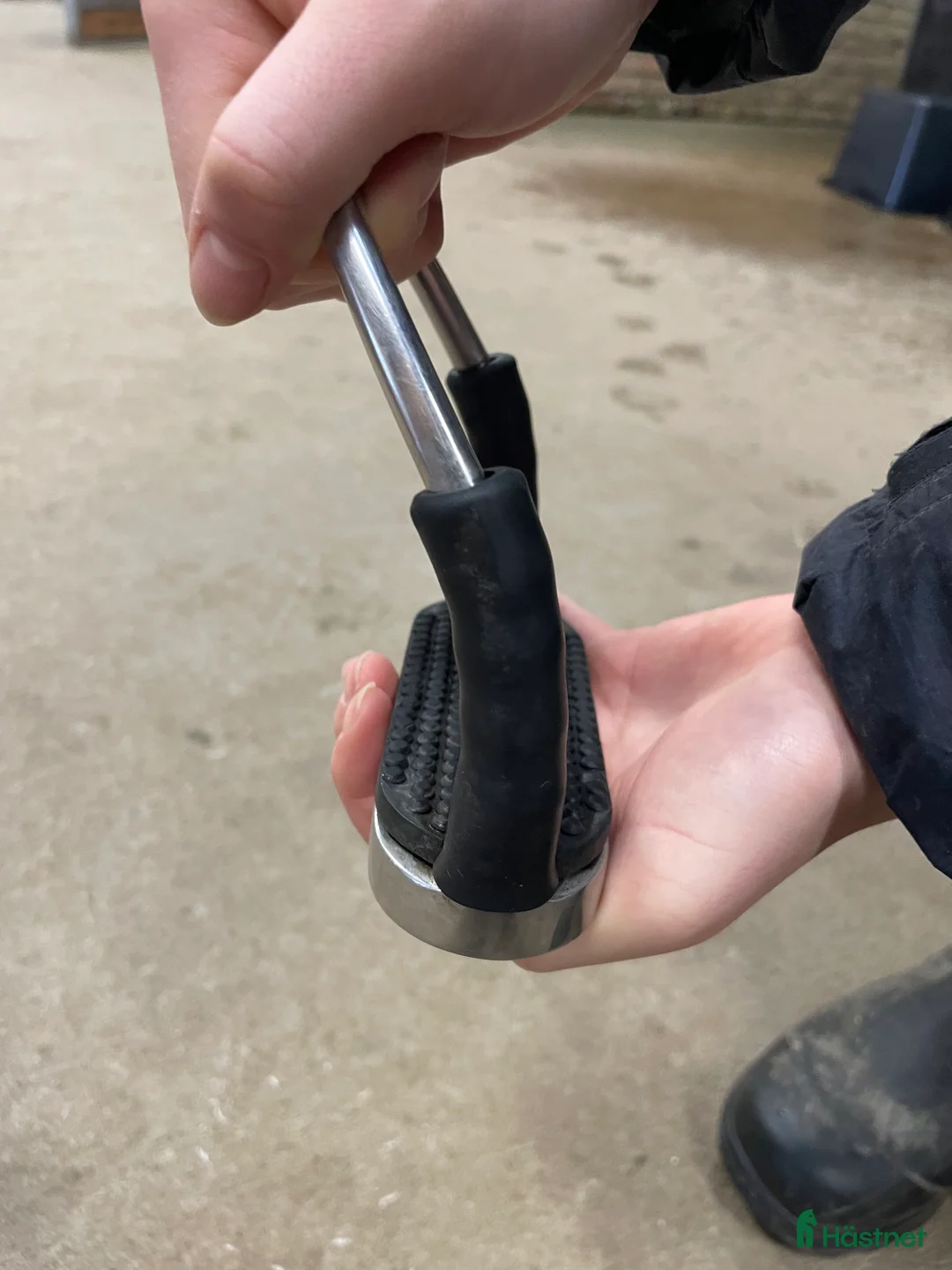 Stigbyglar hästutrustning till salu: Sprenger stigbygel junior i Älmhult - Annons 2