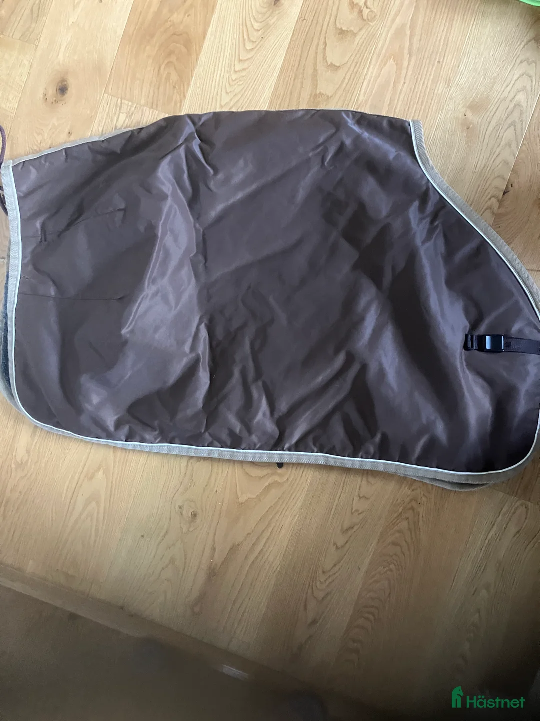 Täcken hästutrustning till salu: Div täcken i Värnamo - Annons 7