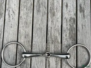 Bett hästutrustning till salu: Tvådelat bett - Annons 4