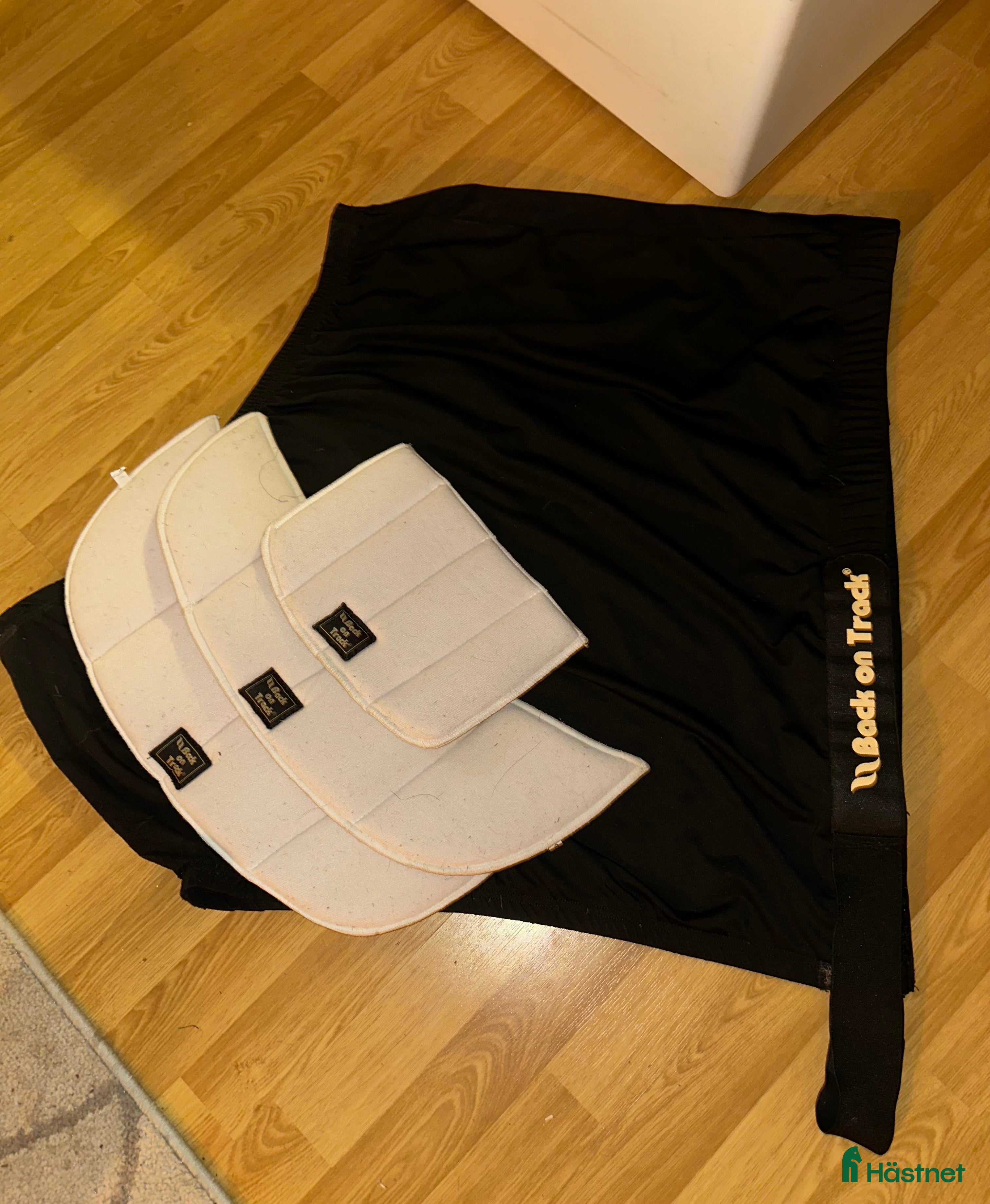 Täcken hästutrustning till salu: Back on track bog skydd i Ramsjö - Annons 13