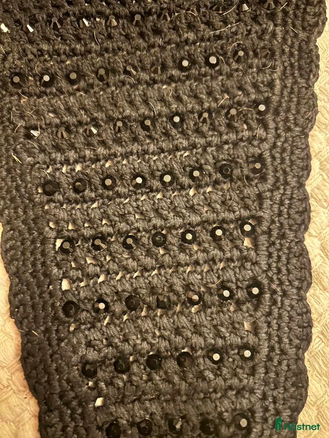 Övrig Hästutrustning hästutrustning till salu: Svart lång huva med strass från All Inn. Stl full i Värmdö - Annons 3