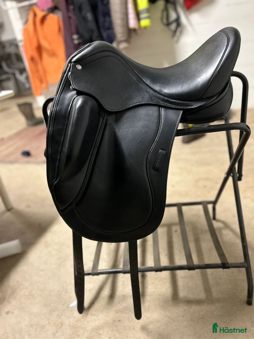 Sadlar hästutrustning till salu: Fantastiskt skön dressyrsadel i Sjuntorp - Annons 1