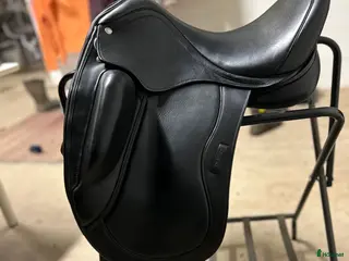 Sadlar hästutrustning Fantastiskt skön dressyrsadel i Sjuntorp - Annons 2