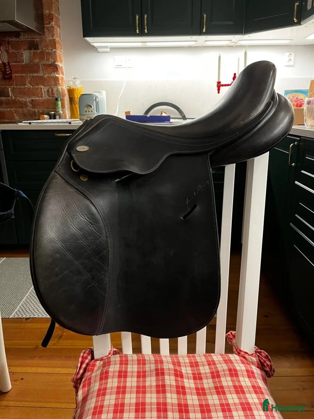 Sadlar hästutrustning till salu: 17 tum Santa cruz Celine i Stockholm - Annons 2