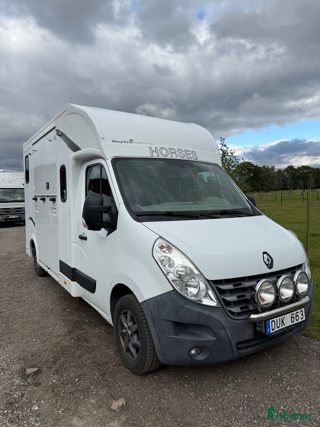 Hästlastbilar  fordon & transport till salu: Lågmilad b korts lastbil i Blentarp - Annons 1