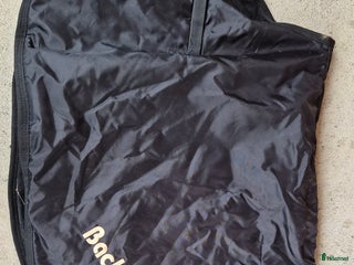 Täcken hästutrustning till salu: Back on track ländtäcke fint skick i Frösön - Annons 2