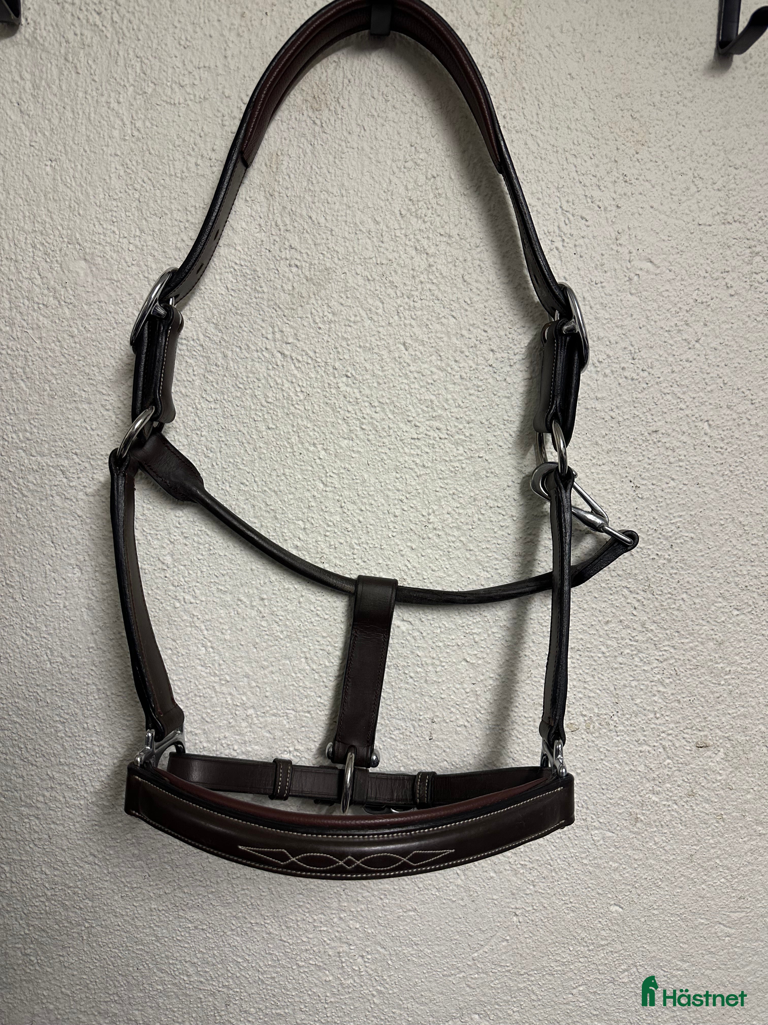 Övrig Hästutrustning hästutrustning till salu: Brun lädergrimma Dyon COB i Kinna - Annons 18