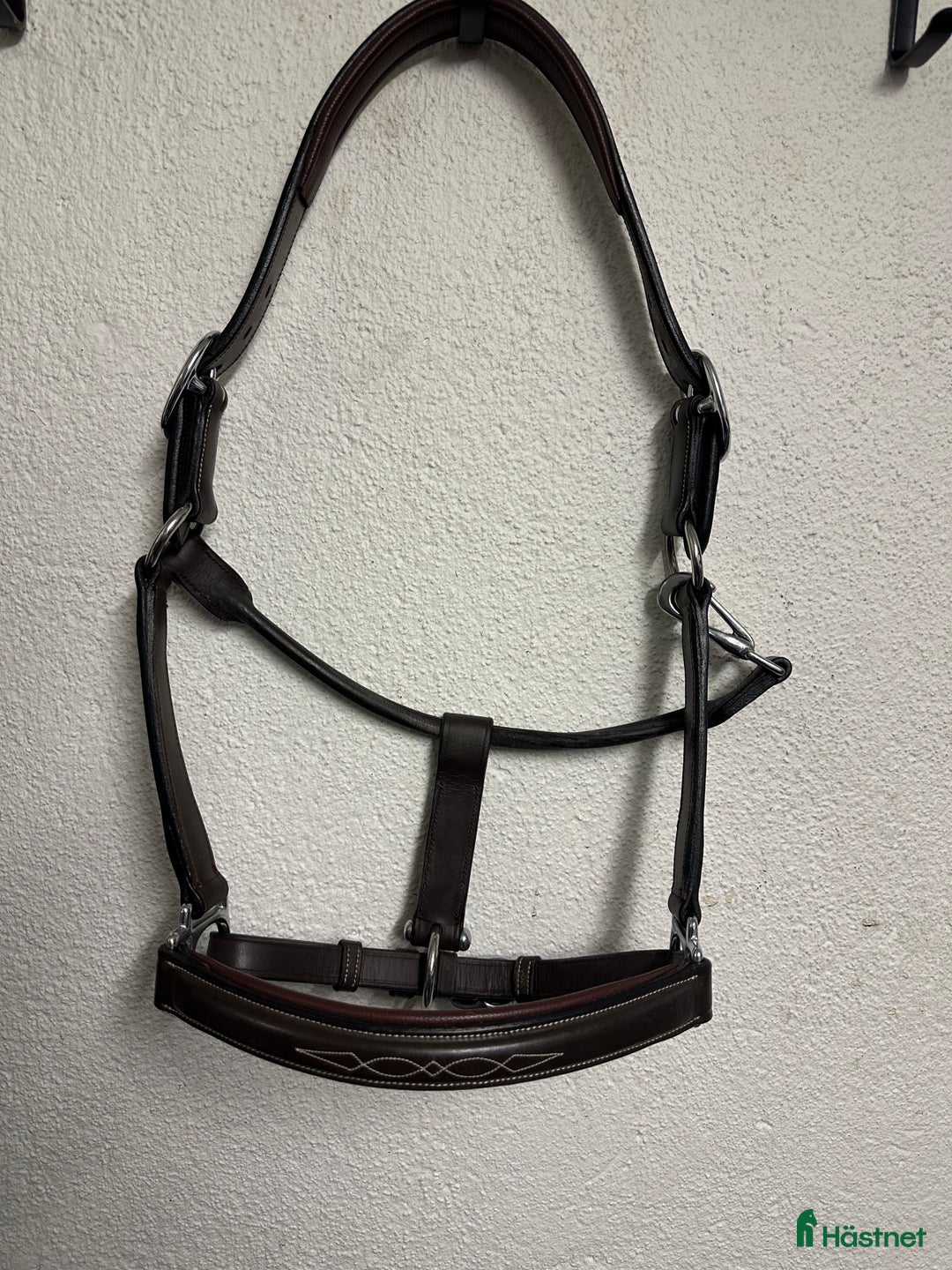 Övrig Hästutrustning hästutrustning till salu: Brun lädergrimma Dyon COB i Kinna - Annons 1