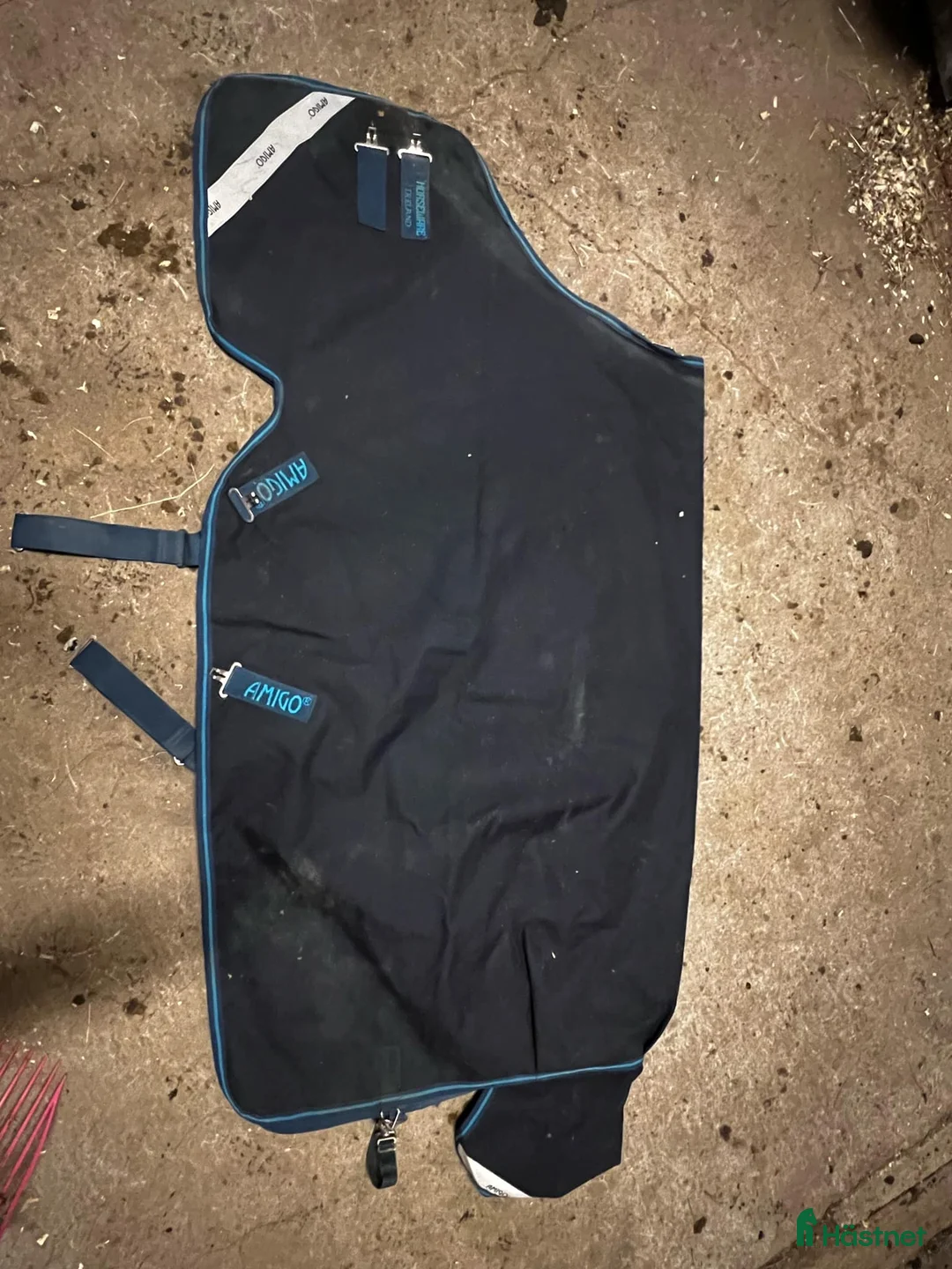 Täcken hästutrustning till salu: Utetäcke Amigo Bravo 12 i Umeå - Annons 1