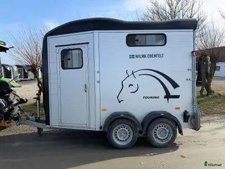 Hästtransporter fordon & transport till salu: Transport med sadelkammare och dubbla skötardörrar - Annons 1