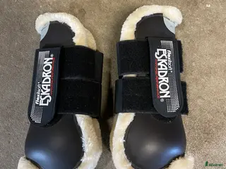 Benskydd hästutrustning Eskadron Flexisoft med fluff i Höganäs - Annons 14