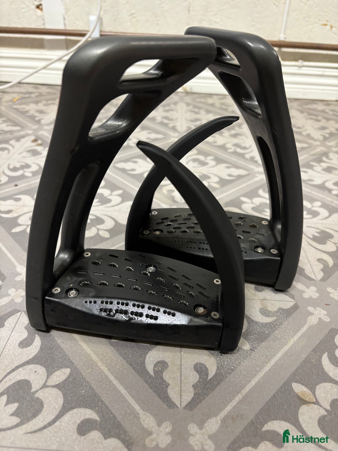 Stigbyglar hästutrustning till salu: Safe riding S2 i Svartsjö - Annons 1