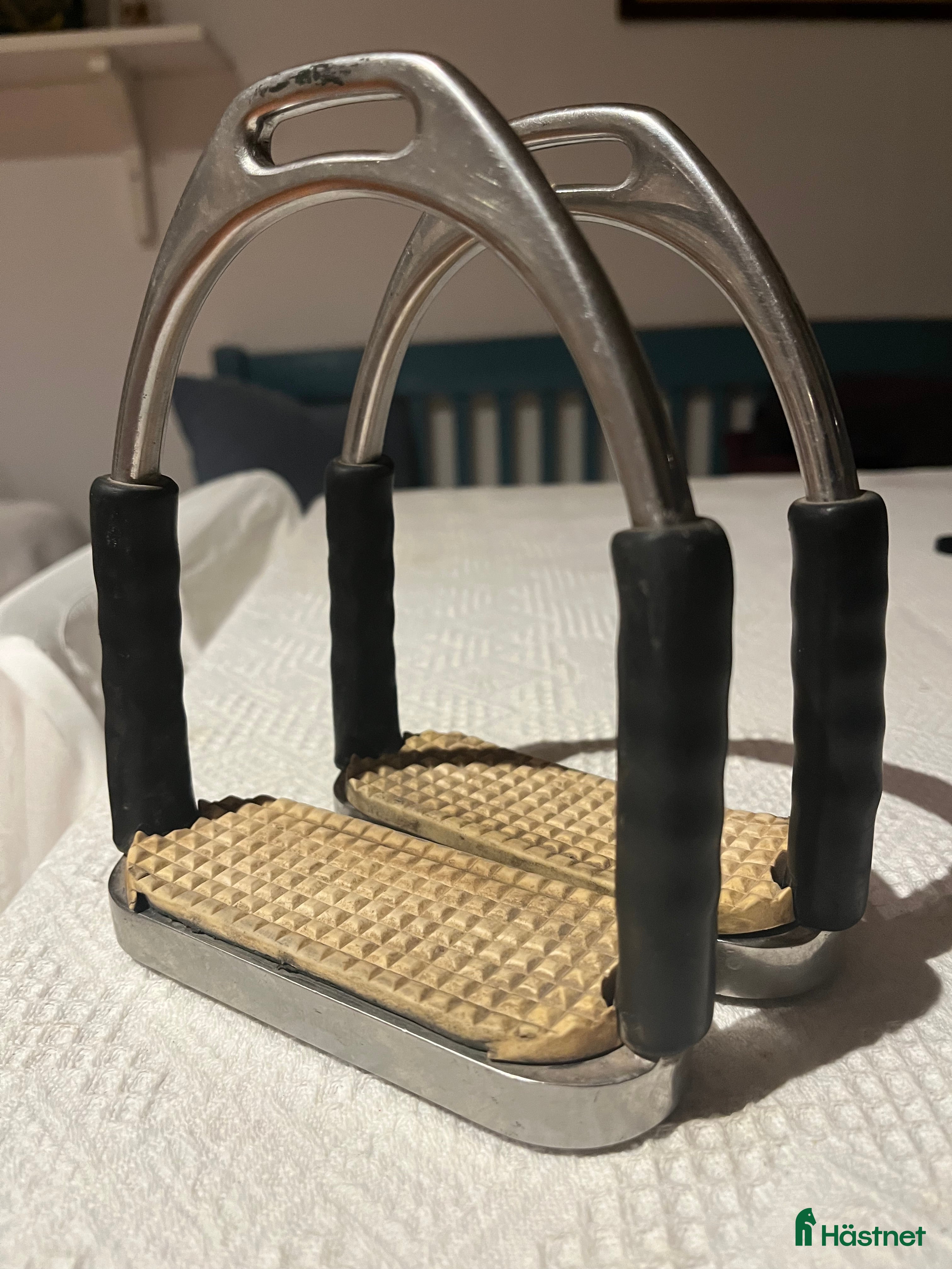 Stigbyglar hästutrustning till salu: HS Sprenger stigbyglar i Falun - Annons 2