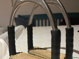 Stigbyglar hästutrustning till salu: HS Sprenger stigbyglar i Falun - Annons 1