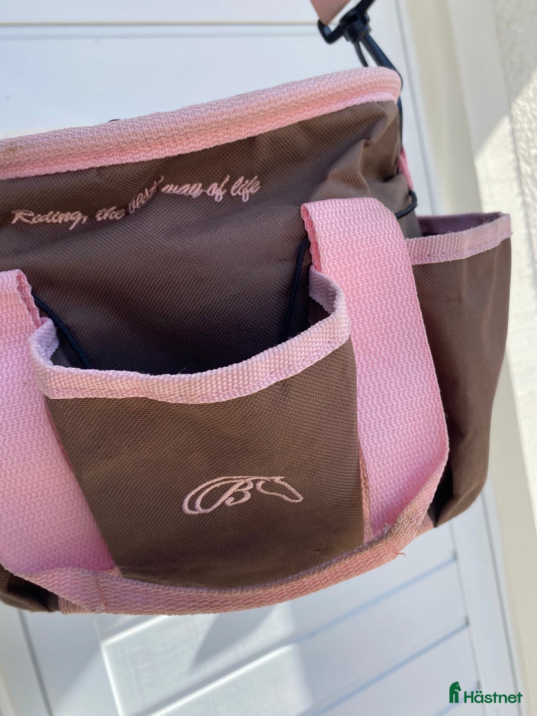 Övrig Hästutrustning hästutrustning till salu: brun ryktväska💗  i Hammarö - Annons 5
