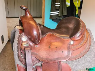 Sadlar hästutrustning Diamond C FQ 16" - Annons 3