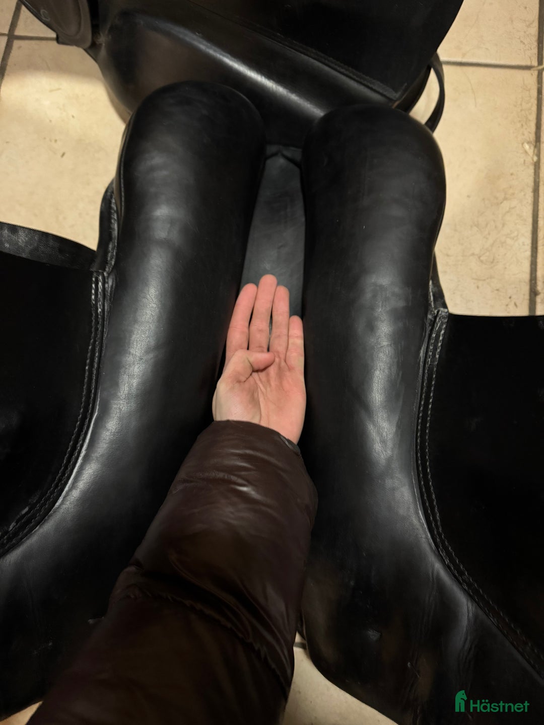 Sadlar hästutrustning till salu: Fin Stübben Scandica 17” till salu! Kom med bud! i Helsingborg - Annons 3