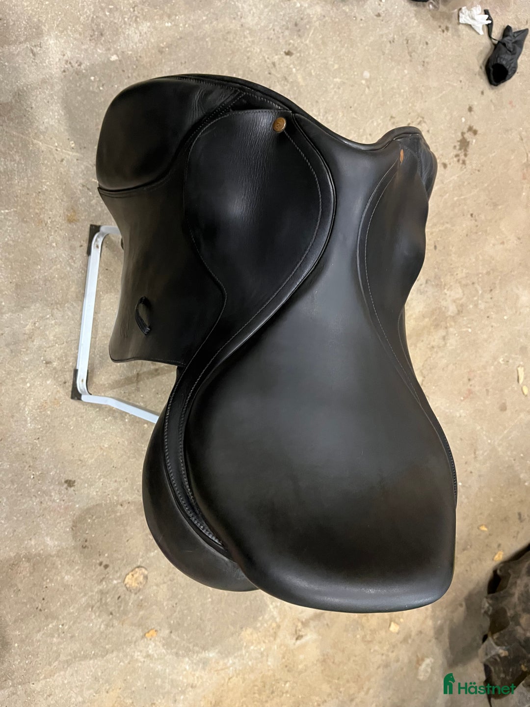 Sadlar hästutrustning till salu: Bates Caprilli sadel i Umeå - Annons 3