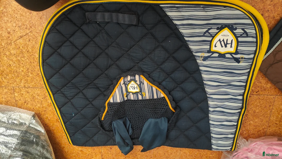 Schabrak & Vojlockar hästutrustning till salu: Schabrak + luvor Cavalleria Toscana, Animo - Annons 3