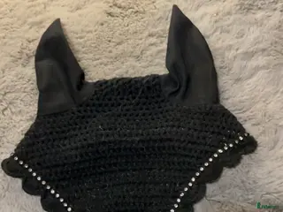 Övrig Hästutrustning hästutrustning Svart huva med pärlor i Eldsberga - Annons 1