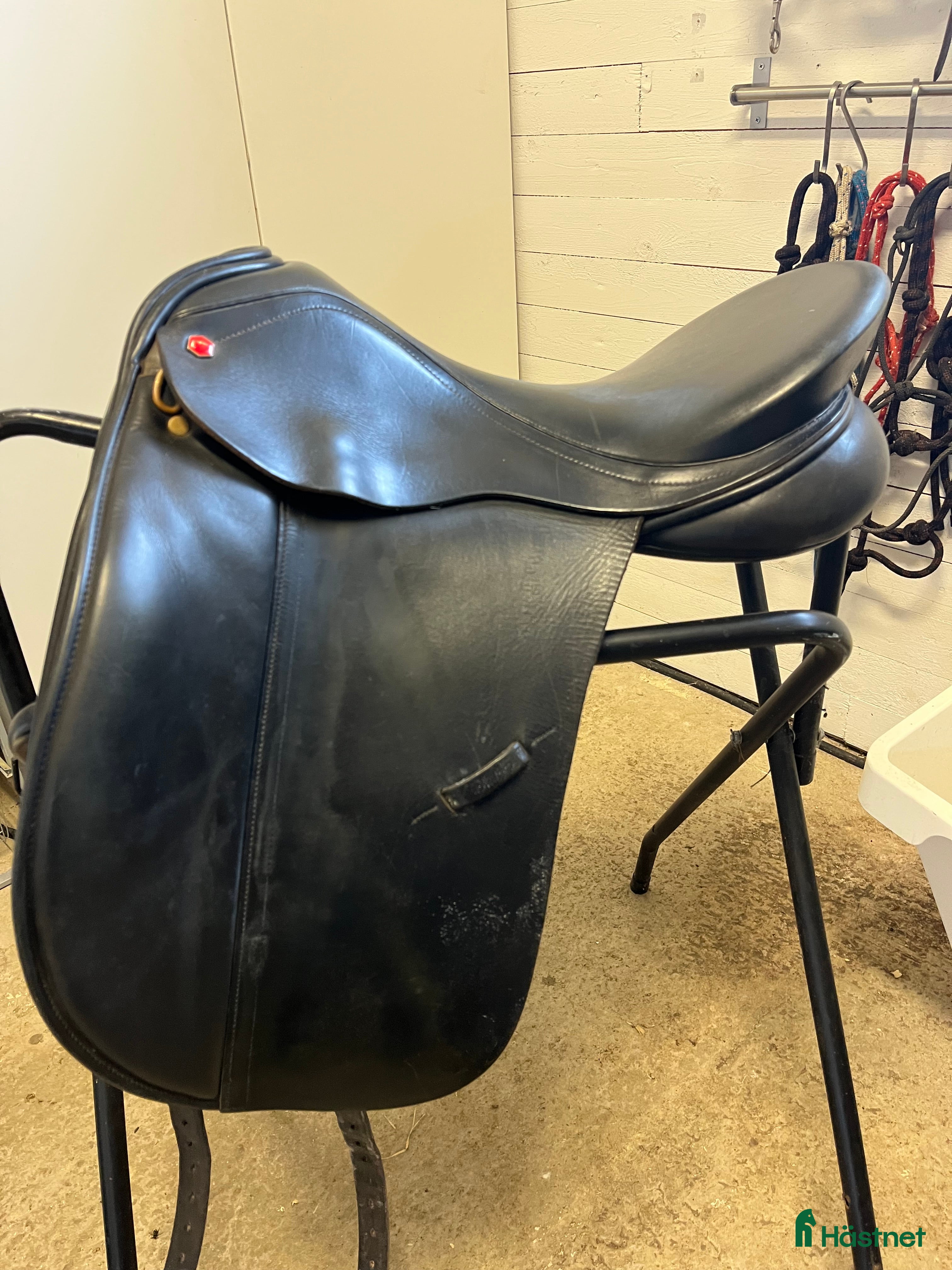 Sadlar hästutrustning till salu: Albion Dressyr 18 MW i Markaryd - Annons 15