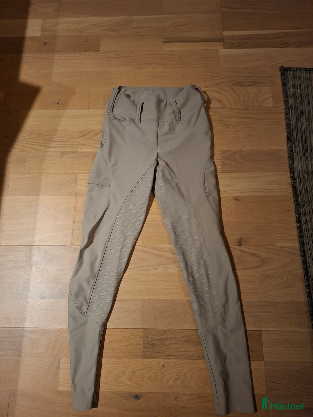 Ridbyxor ryttarutrustning till salu: Maya delorez ridbyxor i Örebro - Annons 1