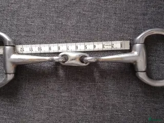 Bett hästutrustning Globus tredelad bridong, fast ring, 125mm i Norrtälje - Annons 20