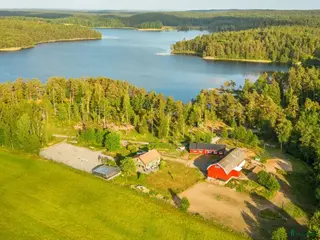 hästgårdar till salu: Hästgård med egen strand, 30 min från Göteborg - Annons 2