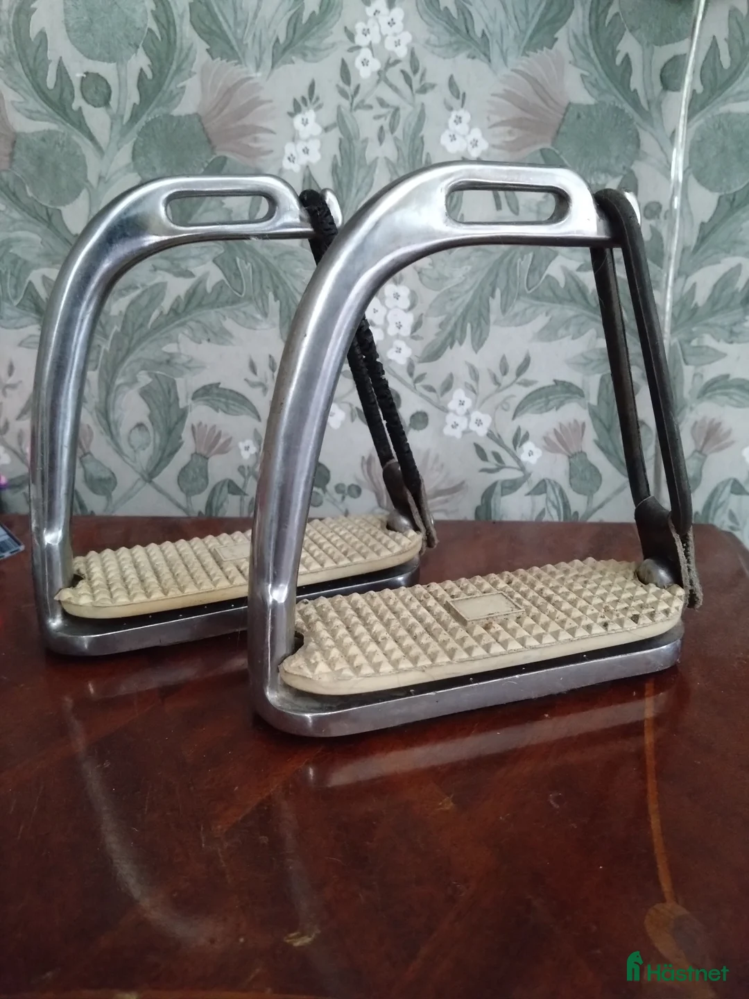 Stigbyglar hästutrustning till salu: Stigbyglar  - Annons 1