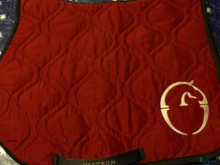 Schabrak & Vojlockar hästutrustning till salu: Rött Vestrum schabrak i Karlsborg - Annons 4