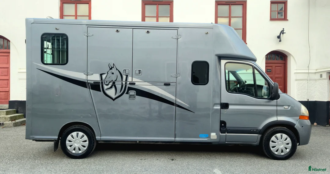 Hästlastbilar  fordon & transport till salu: 5-sitsig Theault Proteo  - Annons 2