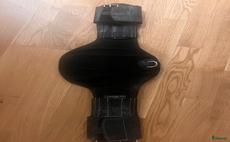 Sadeltillbehör hästutrustning till salu: Dressyrgjord 65 cm Eric Le Tixerant i Söderby - Annons 3