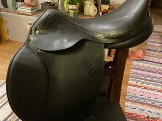 Sadlar hästutrustning Svart Santa Cruz Celine i Arbrå - Annons 13