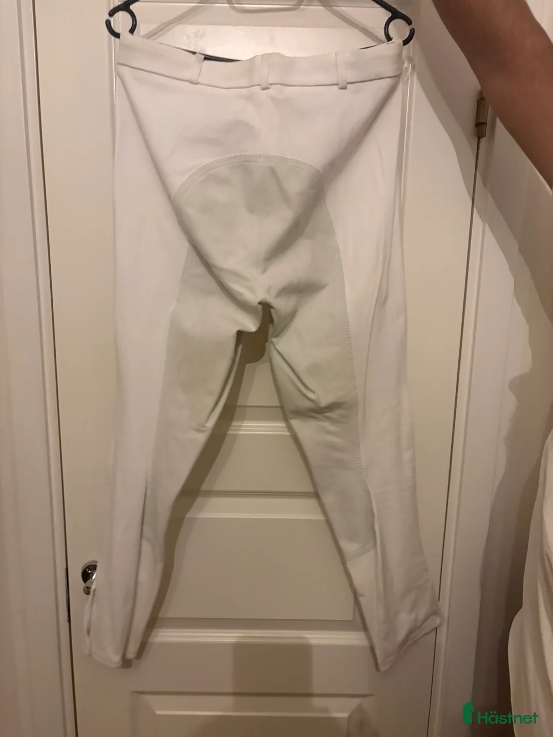 Ridbyxor ryttarutrustning till salu: Vita helskodda pikeur ridbyxor  - Annons 2