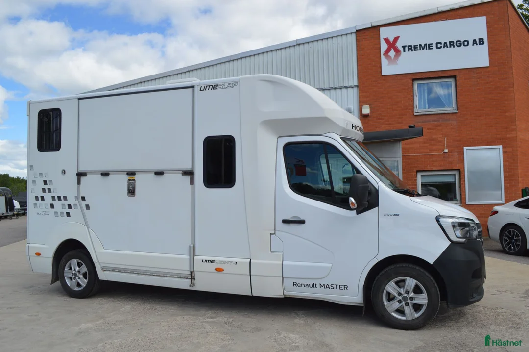 Hästlastbilar  fordon & transport till salu: Ume Light 1 2021 5sits - Annons 1